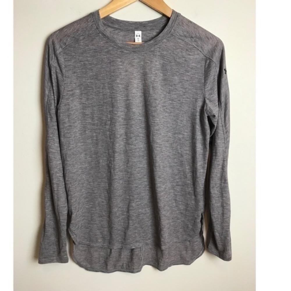 Under Armour loose long sleeve peek a boo back tee size small